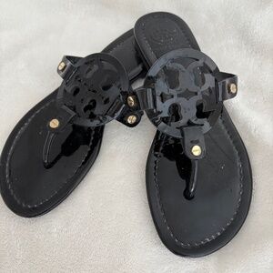 Tory Burch Miller Patent Sandals – Black – Size 6.5 – Classic Logo